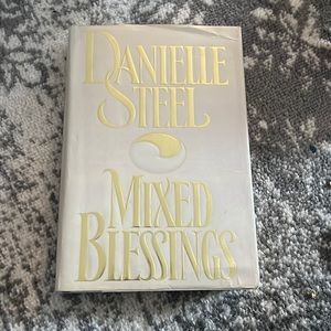 Danielle steel mixed blessings hardback